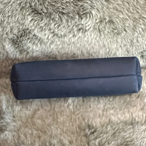 Portland Leather Deep Water Utility Bag - Picture 4 of 4